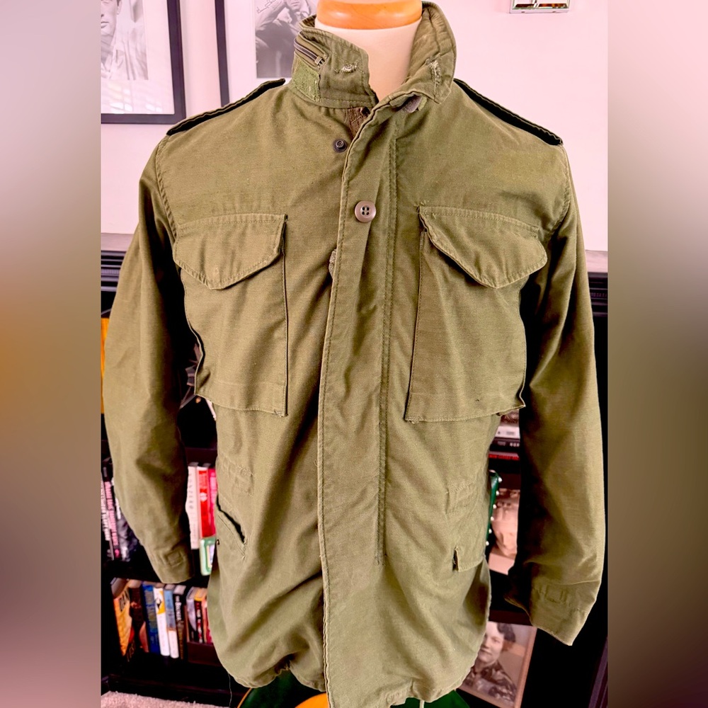 Original Vintage G.I. M-65 Field Jacket. Dated 1985. Excellent Condition.